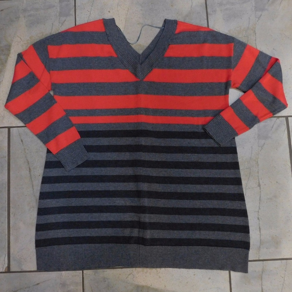 Caslon Gray & Red Stripe V Neck Sweater L